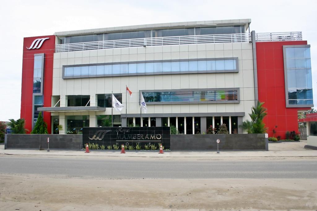 Royal Mamberamo Hotel Sorong Zewnętrze zdjęcie