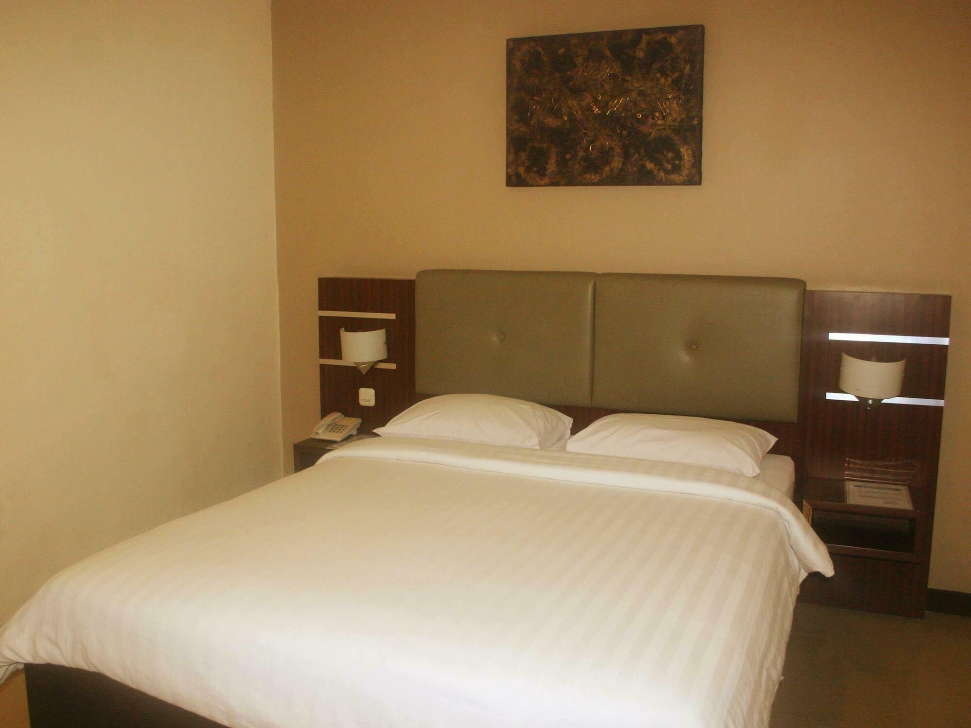 Royal Mamberamo Hotel Sorong Zewnętrze zdjęcie