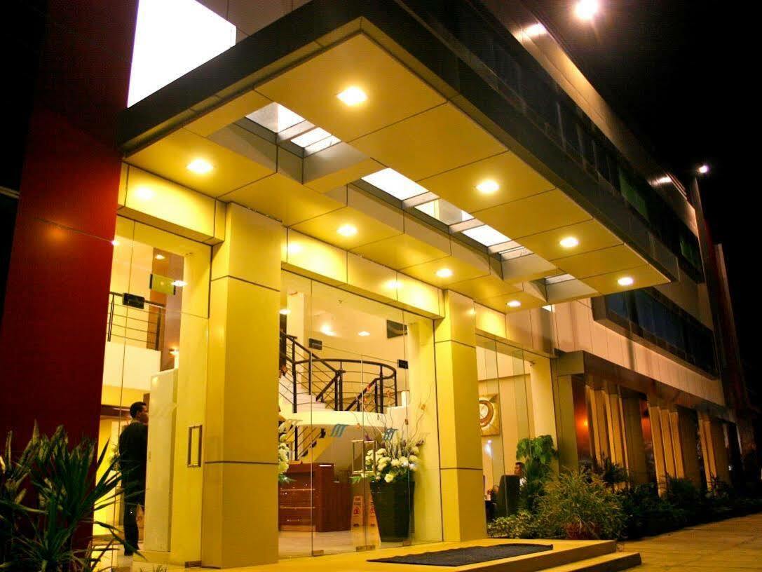 Royal Mamberamo Hotel Sorong Zewnętrze zdjęcie